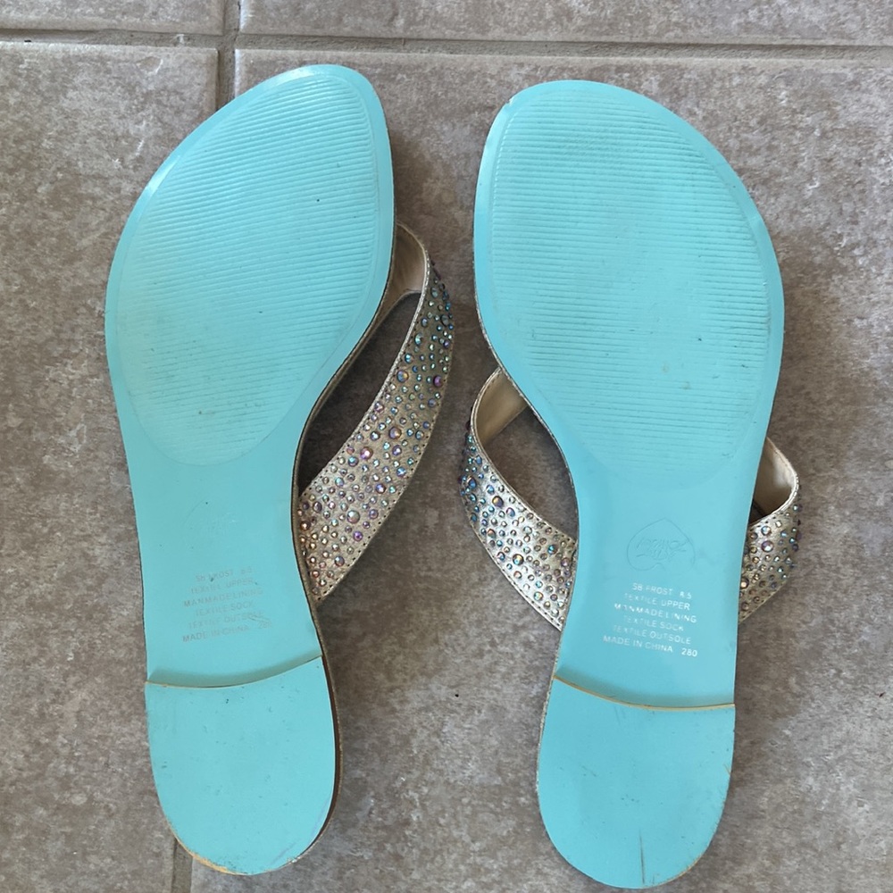 Sandals - Picture 4 of 4